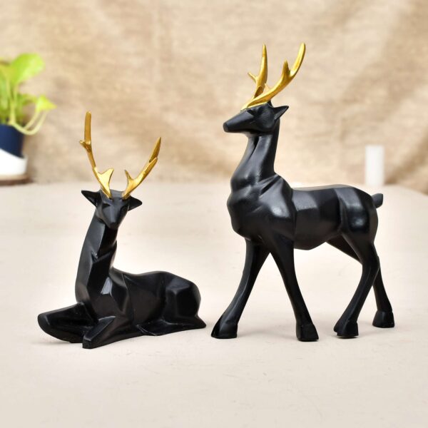 BLACK DEER